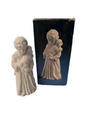 Vintage 1983 Avon Nativity The Shepherd Boy White Porcelain Figurine READ